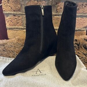 AQUATALIA Hidden Wedge Black Suede Weatherproof Booties. Size 8.5.
